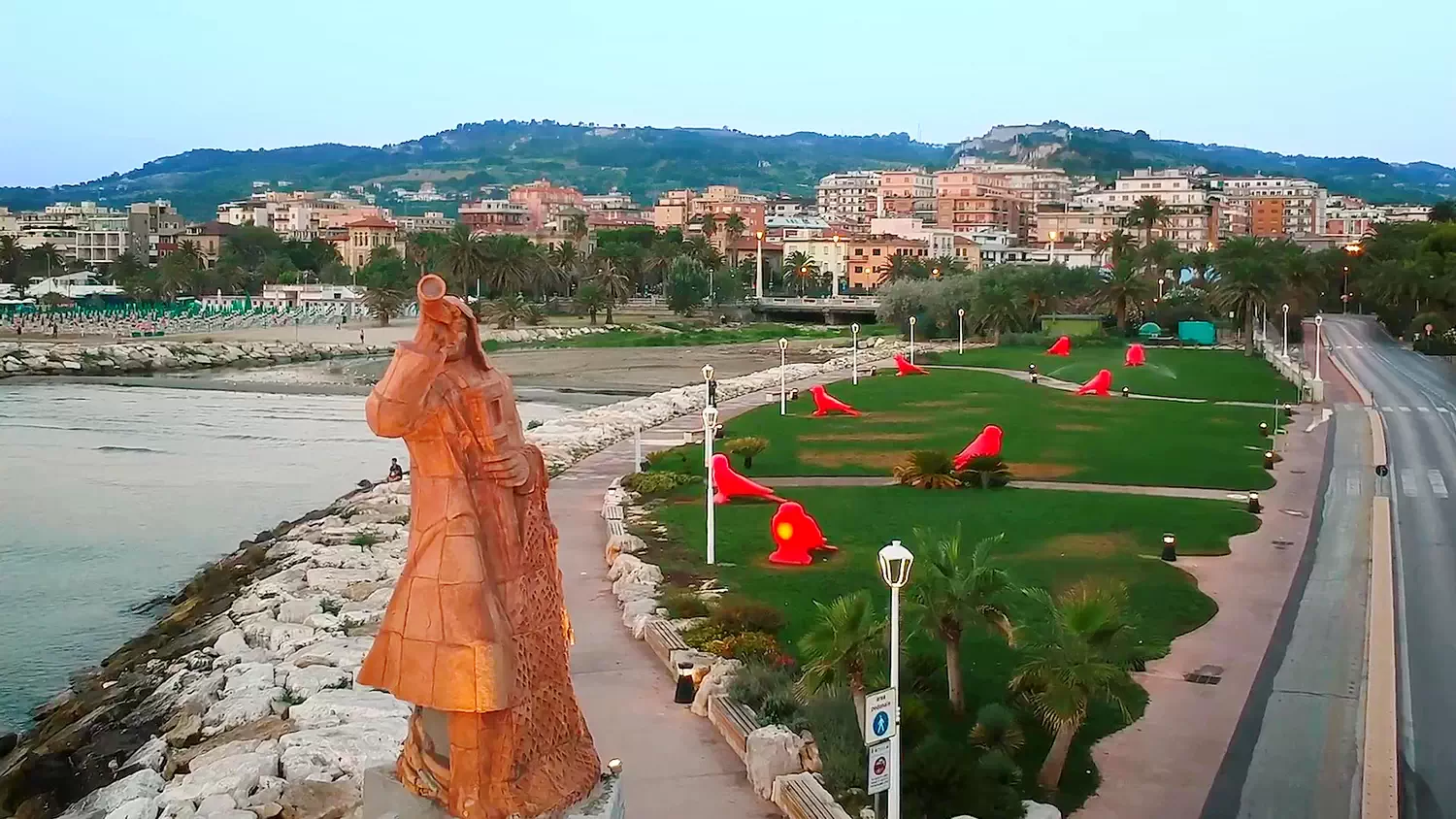 Giardino sull'Albula Nuttate de Lune sul Lungomare di San Benedetto del Tronto