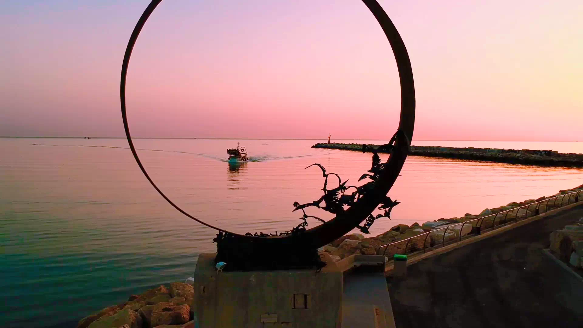 Il Monumento al Gabbiano Jonathan del Molo Sud di San Benedetto del Tronto